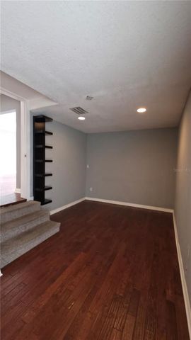 936 E SHADOWLAWN AVENUE, Tampa, FL 33603