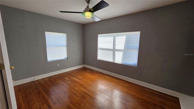 936 E SHADOWLAWN AVENUE, Tampa, FL 33603