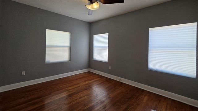 936 E SHADOWLAWN AVENUE, Tampa, FL 33603