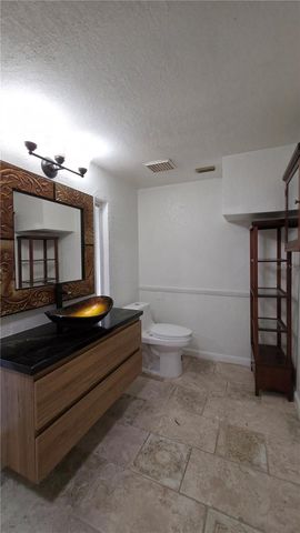 936 E SHADOWLAWN AVENUE, Tampa, FL 33603