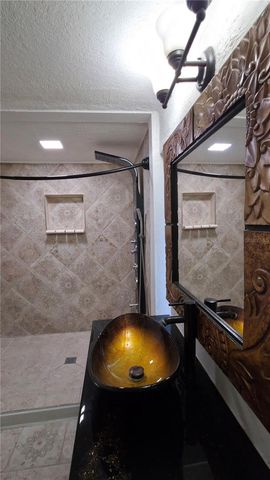 936 E SHADOWLAWN AVENUE, Tampa, FL 33603