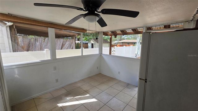 936 E SHADOWLAWN AVENUE, Tampa, FL 33603