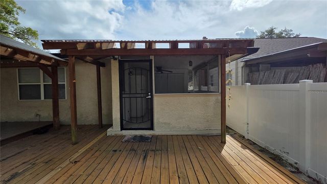 936 E SHADOWLAWN AVENUE, Tampa, FL 33603