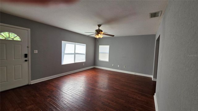 936 E SHADOWLAWN AVENUE, Tampa, FL 33603