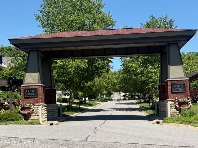 1004 Artisan Pkwy, La Grange, KY 40031