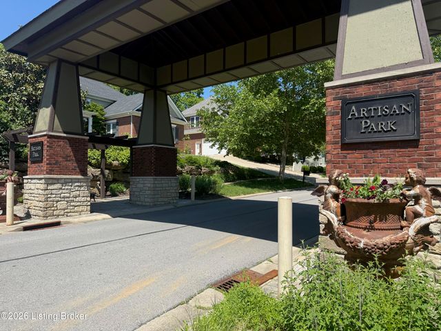 1004 Artisan Pkwy, La Grange, KY 40031