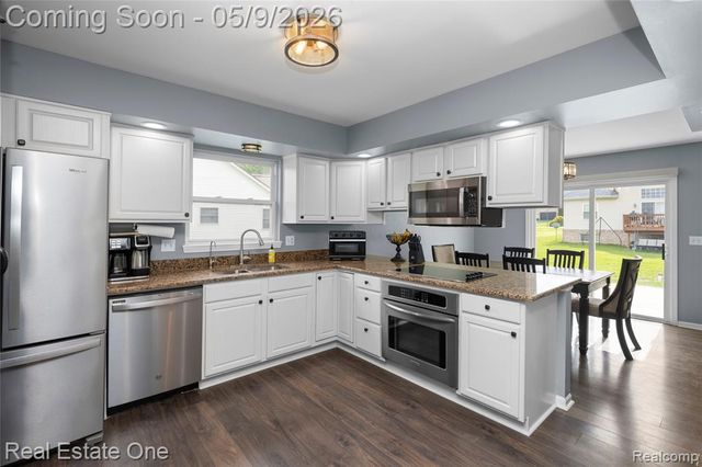 16222 Pine Lake Forest Court, Linden, MI 48451