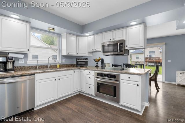 16222 Pine Lake Forest Court, Linden, MI 48451