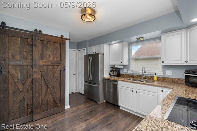 16222 Pine Lake Forest Court, Linden, MI 48451