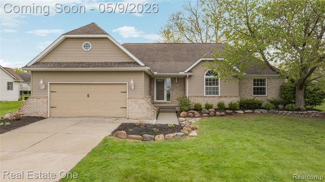 16222 Pine Lake Forest Court, Linden, MI 48451