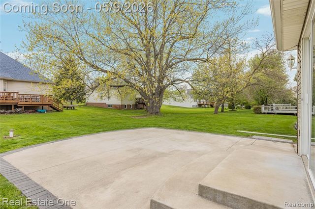 16222 Pine Lake Forest Court, Linden, MI 48451