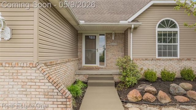 16222 Pine Lake Forest Court, Linden, MI 48451