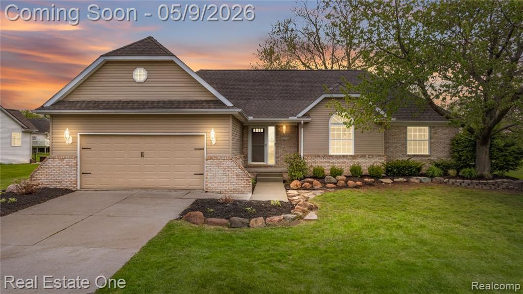 16222 Pine Lake Forest Court, Linden, MI 48451