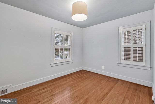 3521 8TH ST S, Arlington, VA 22204