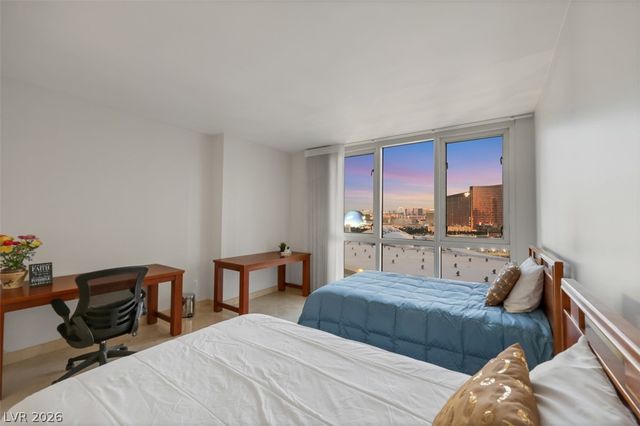 2857 Paradise Road 2006, Las Vegas, NV 89109