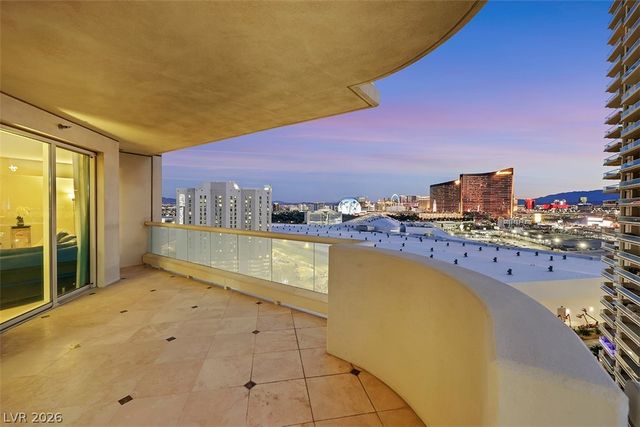 2857 Paradise Road 2006, Las Vegas, NV 89109