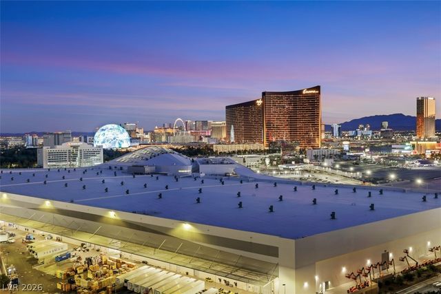 2857 Paradise Road 2006, Las Vegas, NV 89109