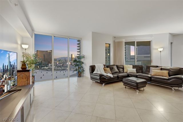 2857 Paradise Road 2006, Las Vegas, NV 89109