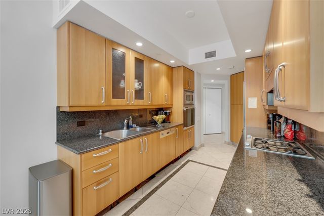 2857 Paradise Road 2006, Las Vegas, NV 89109