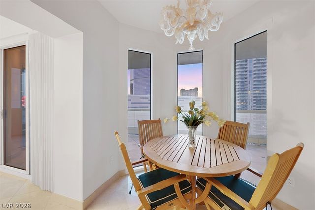 2857 Paradise Road 2006, Las Vegas, NV 89109