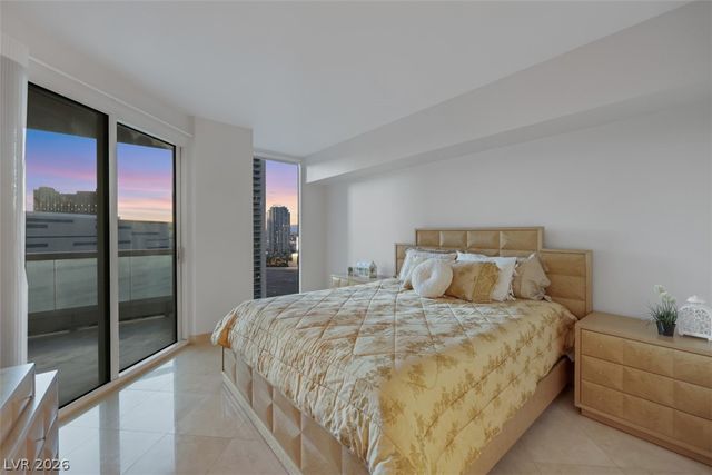 2857 Paradise Road 2006, Las Vegas, NV 89109