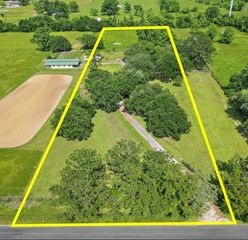 195 Stilson Rd, Dayton, TX 77535