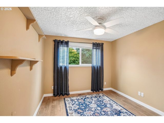 1312 Se NANCY Rd, Vancouver, WA 98664