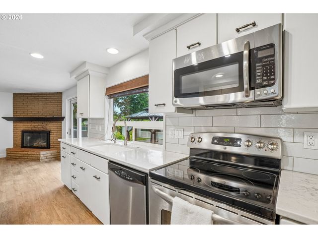 1312 Se NANCY Rd, Vancouver, WA 98664