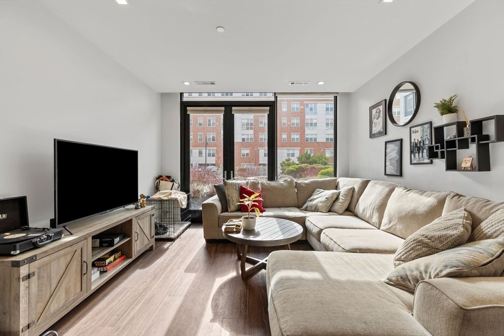 99 Sumner St 101, Boston, MA 02128