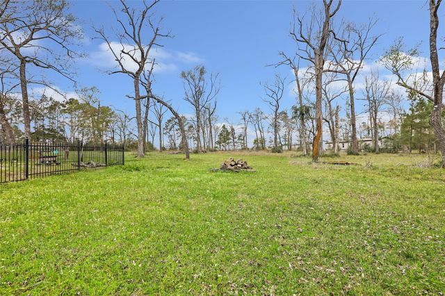 17659 E Fm 1097 Road, Willis, TX 77378