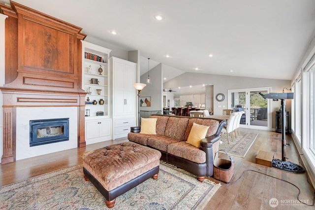 3135 Oak Bay Road, Port Hadlock, WA 98339