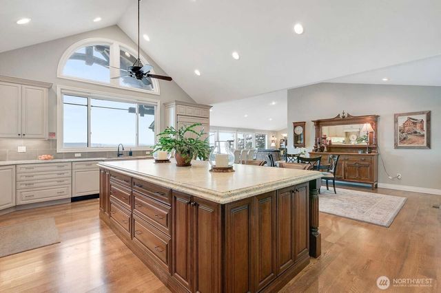 3135 Oak Bay Road, Port Hadlock, WA 98339