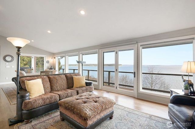 3135 Oak Bay Road, Port Hadlock, WA 98339