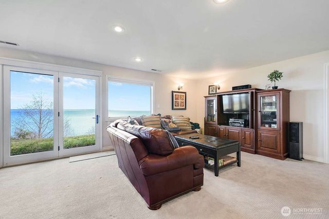 3135 Oak Bay Road, Port Hadlock, WA 98339