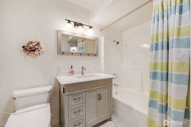 3135 Oak Bay Road, Port Hadlock, WA 98339