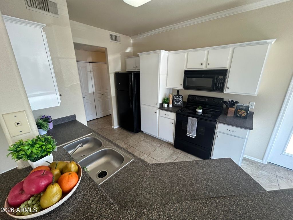 1941 S PIERPONT Drive 1038, Mesa, AZ 85206