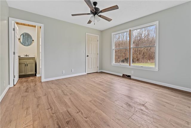 864 Main St, Mcclellandtown, PA 15458