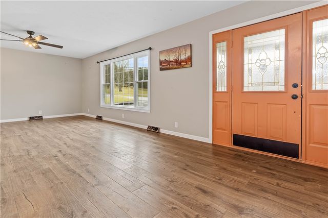 864 Main St, Mcclellandtown, PA 15458