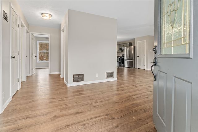 864 Main St, Mcclellandtown, PA 15458