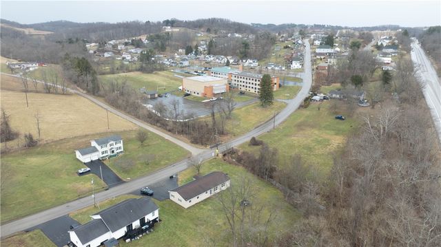 864 Main St, Mcclellandtown, PA 15458