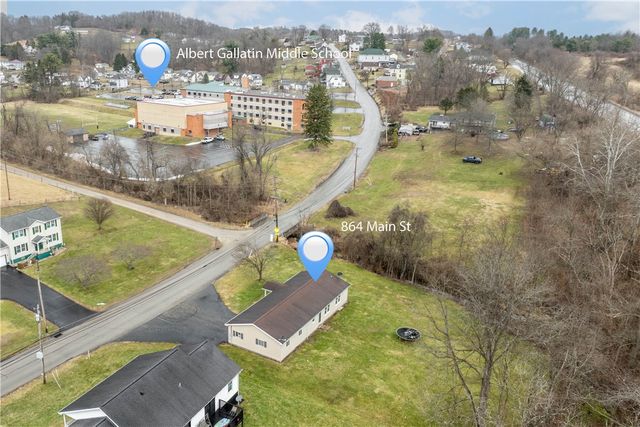 864 Main St, Mcclellandtown, PA 15458