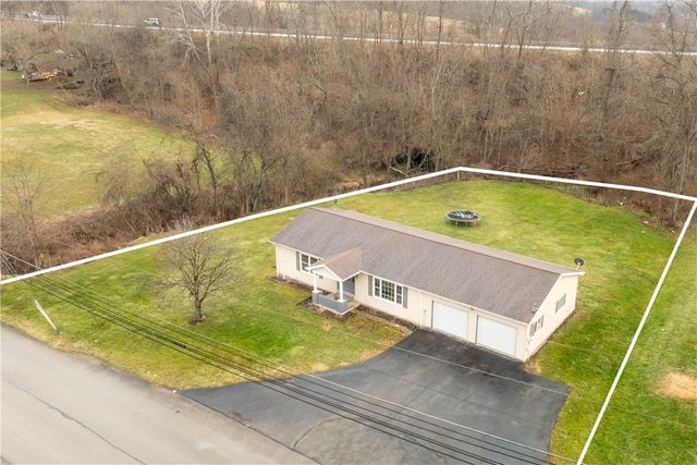 864 Main St, Mcclellandtown, PA 15458