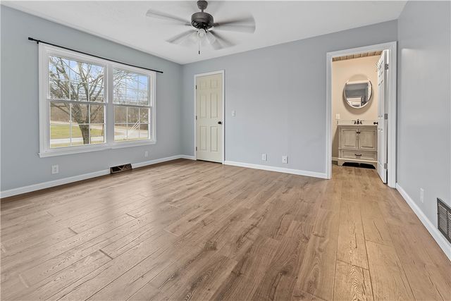 864 Main St, Mcclellandtown, PA 15458