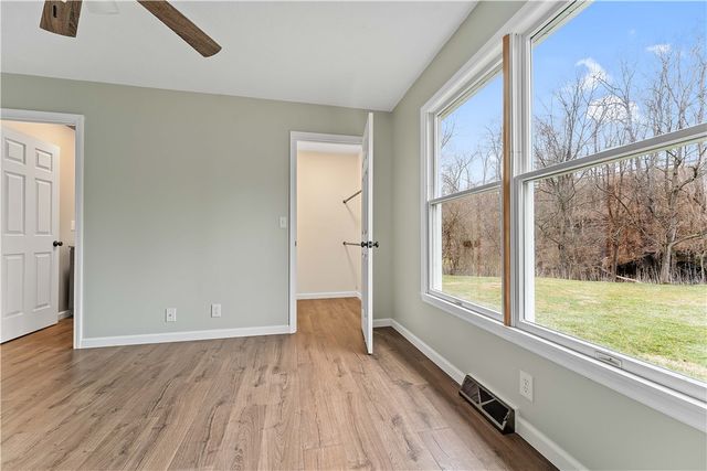 864 Main St, Mcclellandtown, PA 15458