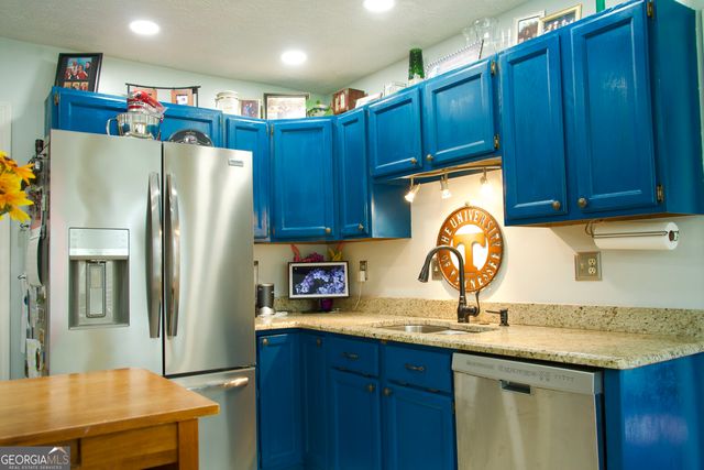 17 Wedgefield Court, Mcdonough, GA 30252