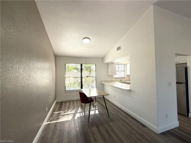 2811 SE 15th PL 203, Cape Coral, FL 33904