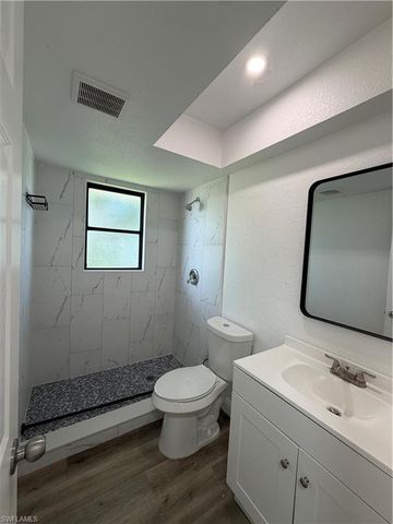 2811 SE 15th PL 203, Cape Coral, FL 33904