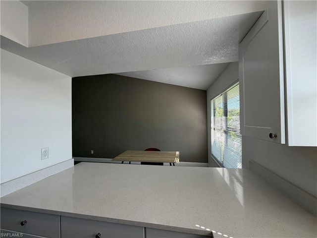 2811 SE 15th PL 203, Cape Coral, FL 33904