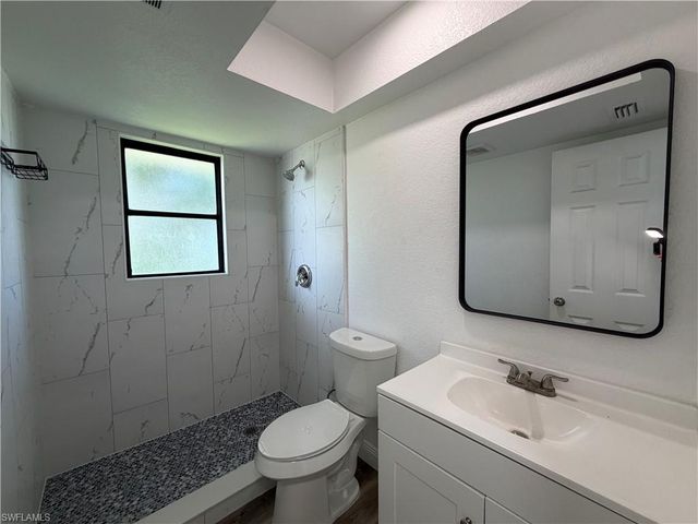 2811 SE 15th PL 203, Cape Coral, FL 33904