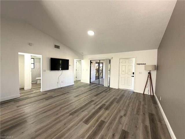 2811 SE 15th PL 203, Cape Coral, FL 33904